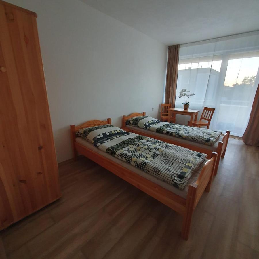 Ubytovanie Funstar Topoľčany Exteriér fotografie